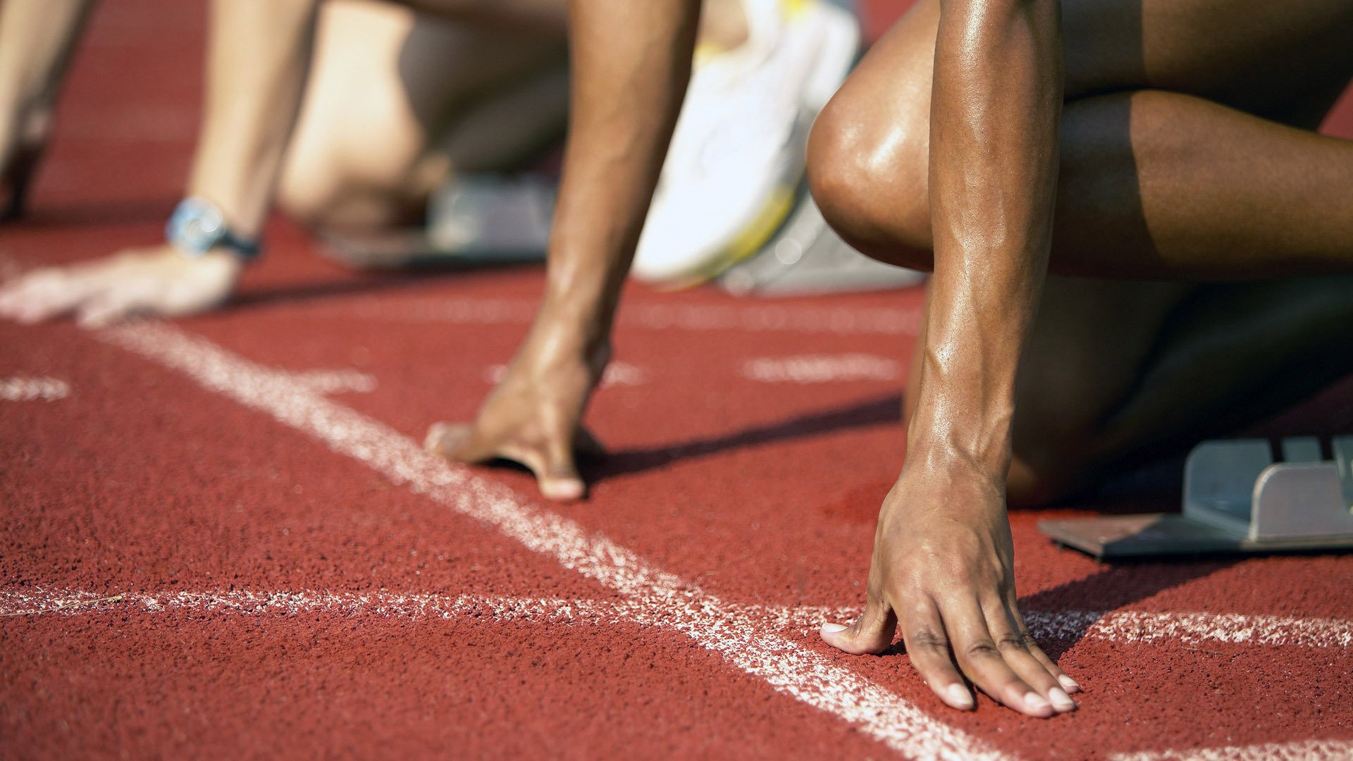 夏季联赛四强战对决在即！休斯顿火箭演练定位球，武汉三镇密集防守应对